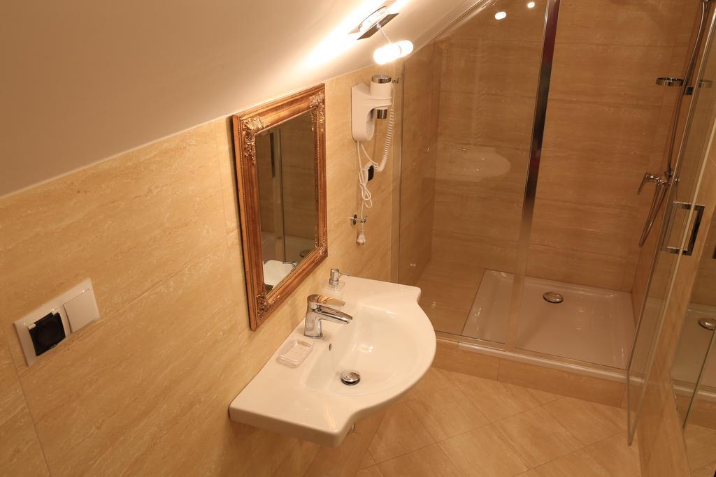 Hotel Kopernik Ciechocinek Bilik gambar